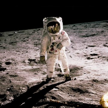 Astronaut am Mond